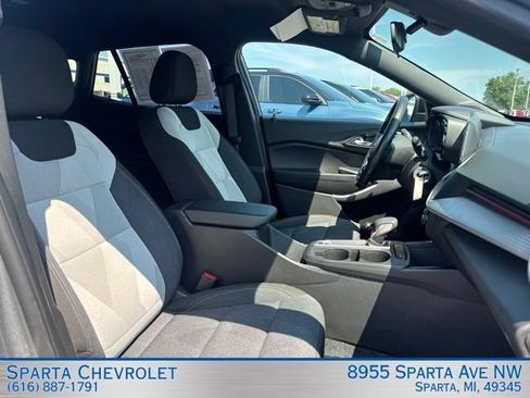 Used 2024 Chevrolet Trax RS w/ Driver Confidence Package FWD image 28