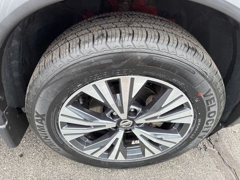 Used 2021 Nissan Rogue SV AWD/4WD image 10