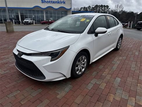 Used 2020 Toyota Corolla LE image 1
