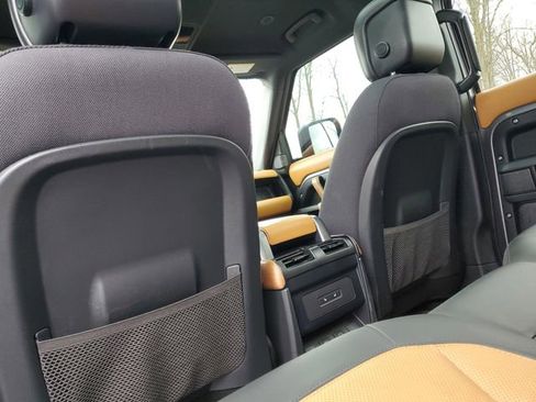 Used 2023 Land Rover Defender 110 X AWD/4WD image 32