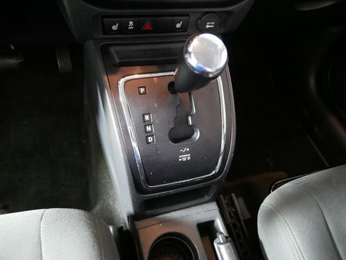 Used 2016 Jeep Patriot Latitude AWD/4WD image 24
