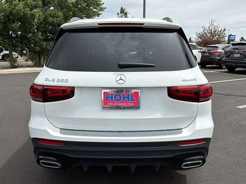 Used 2023 Mercedes-Benz GLB 250 4MATIC image 4