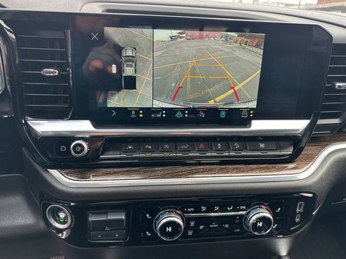 Used 2022 GMC Sierra 1500 Elevation w/ Elevation Premium Package image 27