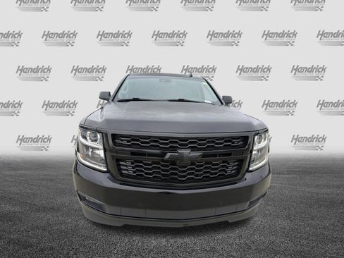 Used 2017 Chevrolet Suburban LT image 3