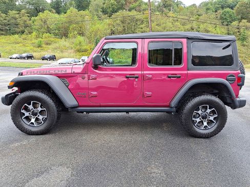 Used 2022 Jeep Wrangler Unlimited Rubicon w/ Cold Weather Group image 5