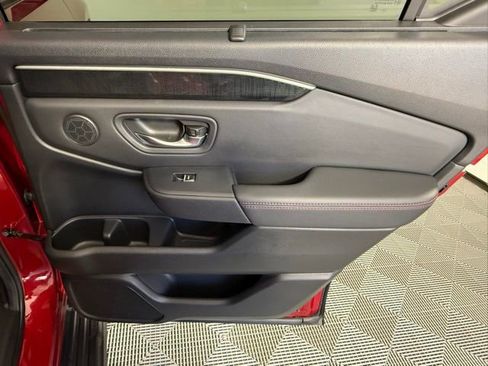 Used 2025 Honda Pilot Black Edition image 42