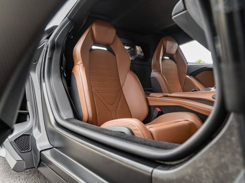 Used 2024 Lamborghini Revuelto AWD/4WD image 14