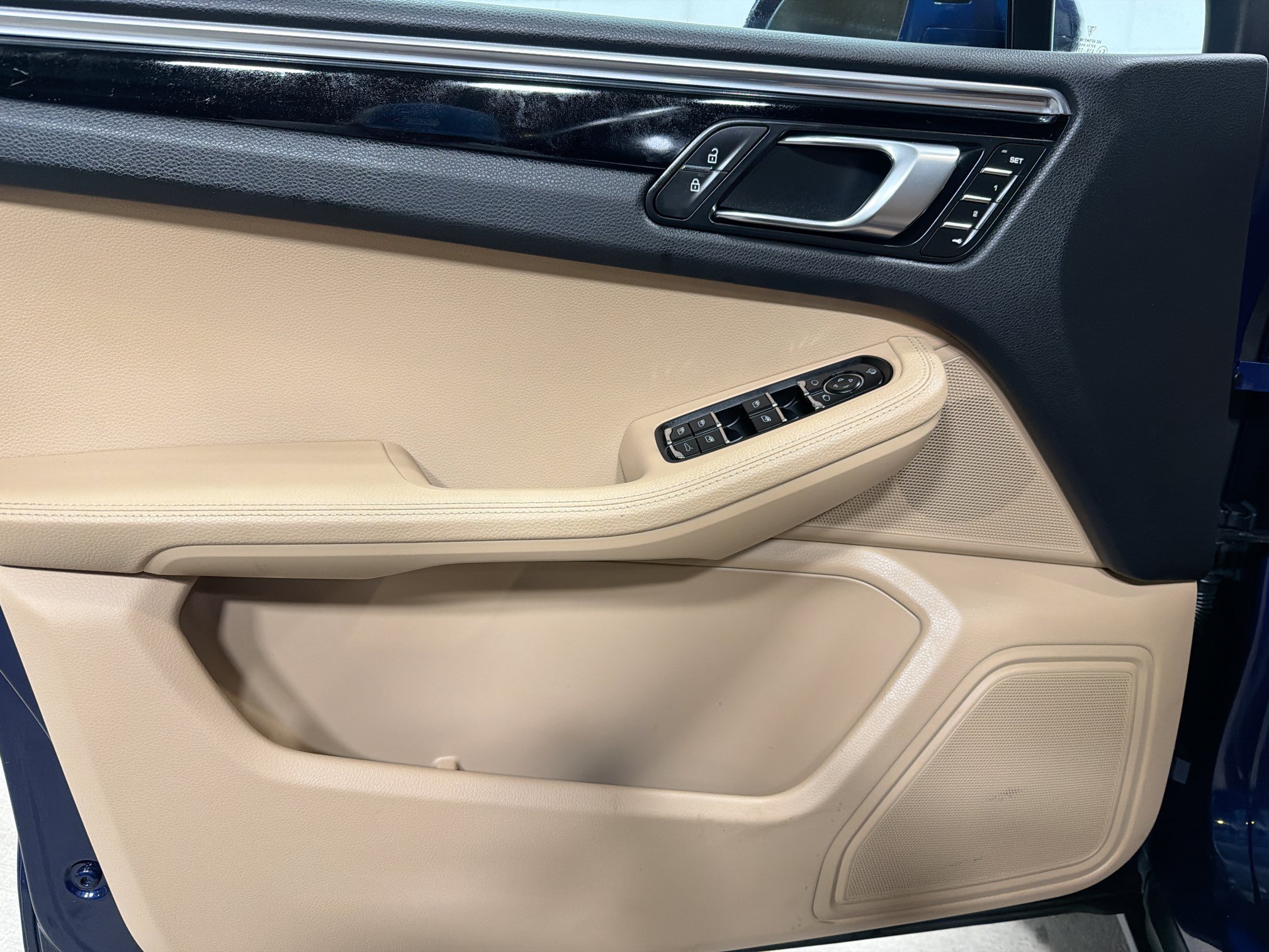 Certified 2026 Porsche Macan AWD/4WD image 22