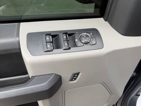 Used 2017 Ford F150 XL w/ Equipment Group 101A Mid AWD/4WD image 31