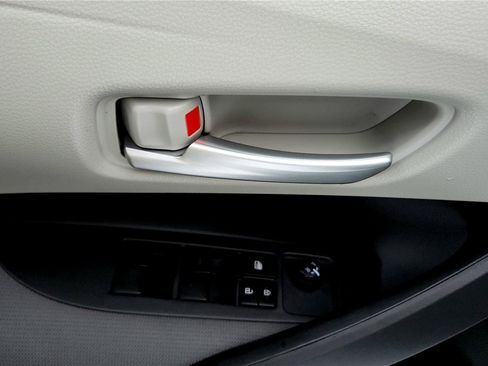 Certified 2020 Toyota Corolla LE image 23