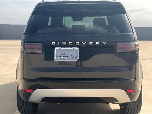 New 2026 Land Rover Discovery Limited Edition image 4