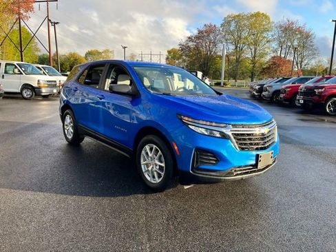 Used 2024 Chevrolet Equinox LS w/ LS Convenience Package AWD/4WD image 4