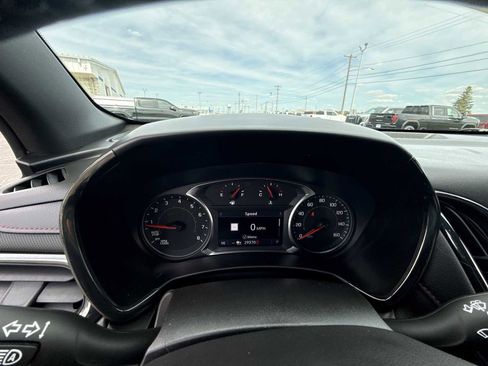 Certified 2022 Chevrolet Equinox RS w/ Infotainment Package FWD image 10