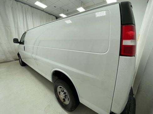 Used 2023 Chevrolet Express 2500 Extended w/ Driver Convenience Package RWD image 7
