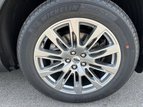 New 2025 Ford Explorer Active image 9