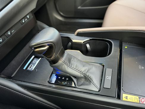 Certified 2023 Lexus ES 250 w/ Premium Package AWD/4WD image 27