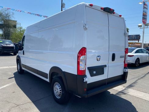 Used 2025 RAM ProMaster 2500 w/ Convenience Group FWD image 9