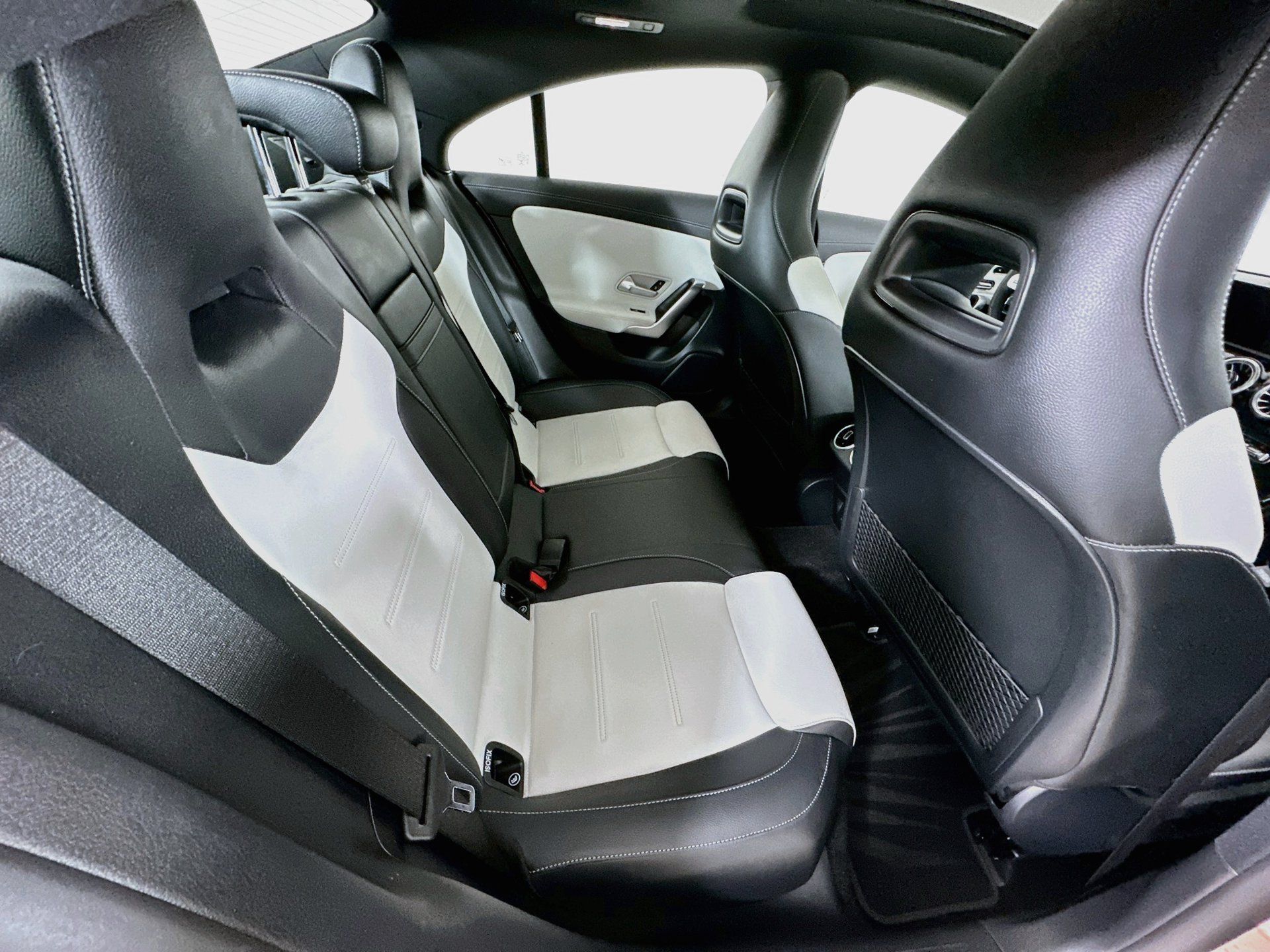 Used 2023 Mercedes-Benz CLA 250 image 28