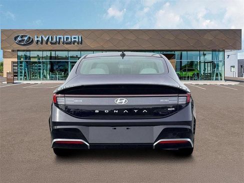 Certified 2026 Hyundai Sonata SEL AWD/4WD image 6