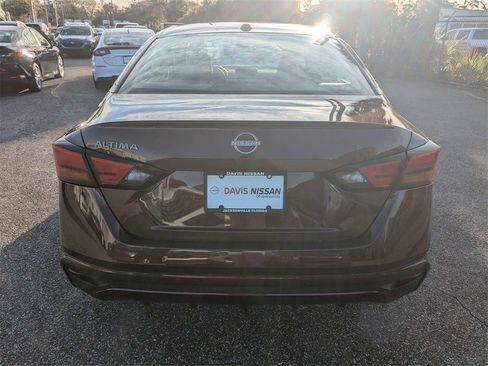 Used 2025 Nissan Altima 2.5 SV image 5
