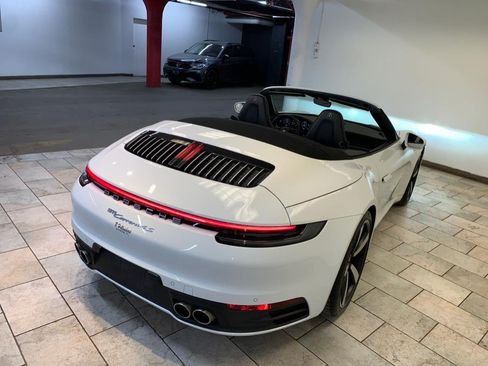 Used 2020 Porsche 911 Carrera 4S AWD/4WD image 16