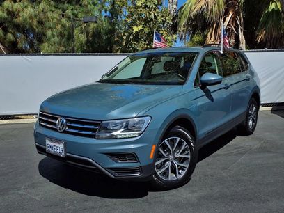 Used 2019 Volkswagen Tiguan SE w/ Panoramic Sunroof Package