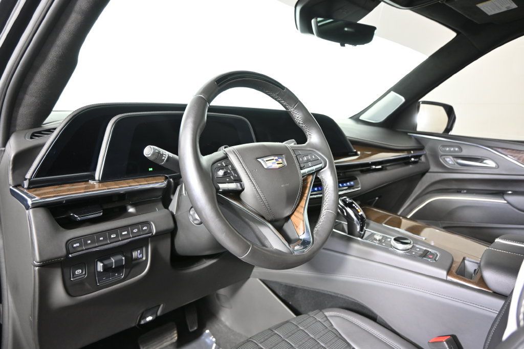 Used 2024 Cadillac Escalade Sport Platinum w/ LPO, ONYX Package AWD/4WD image 25