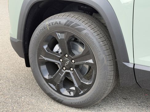 New 2026 Chevrolet Equinox LT w/ Midnight Edition image 32