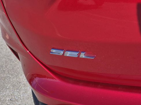 Used 2024 Ford Edge SEL w/ Convenience Package image 9