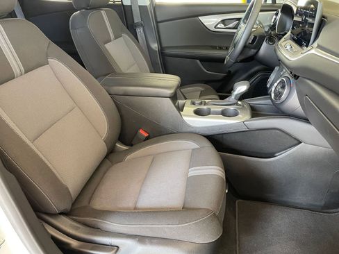 Used 2025 Chevrolet Blazer LT image 36