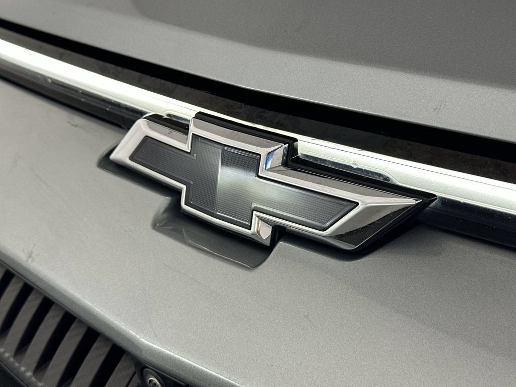Used 2024 Chevrolet Equinox EV RS FWD image 31