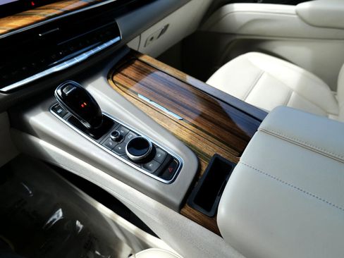 Used 2021 Cadillac Escalade Sport Platinum image 33