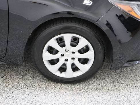 Used 2023 Toyota Corolla LE image 5