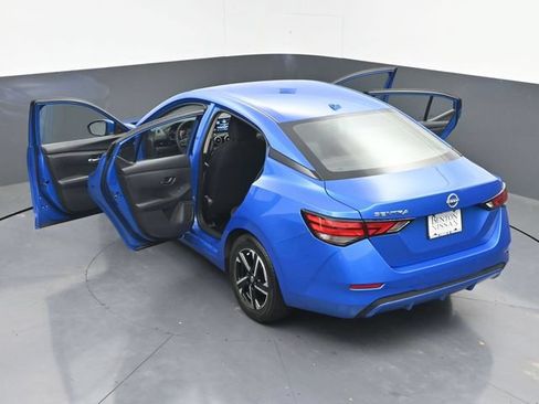 Used 2025 Nissan Sentra SV FWD image 43