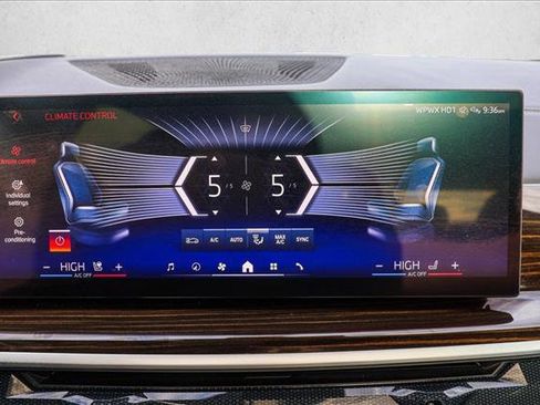 Used 2024 BMW X5 xDrive50e image 20