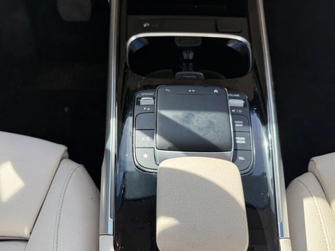 Used 2021 Mercedes-Benz GLB 250 image 23