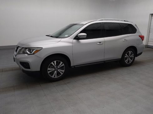 Used 2019 Nissan Pathfinder SL FWD image 2
