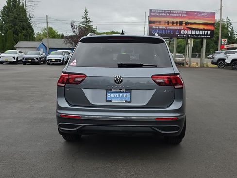 Used 2023 Volkswagen Tiguan SE AWD/4WD image 8