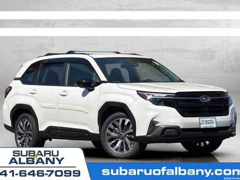 Used 2025 Subaru Forester Touring AWD/4WD image 1