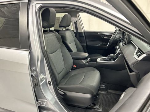 Used 2022 Toyota RAV4 XLE w/ Convenience Package image 23