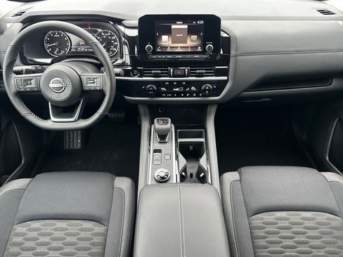 New 2025 Nissan Pathfinder SV image 13