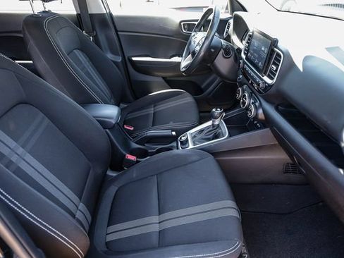 Certified 2024 Hyundai Venue SEL FWD image 20