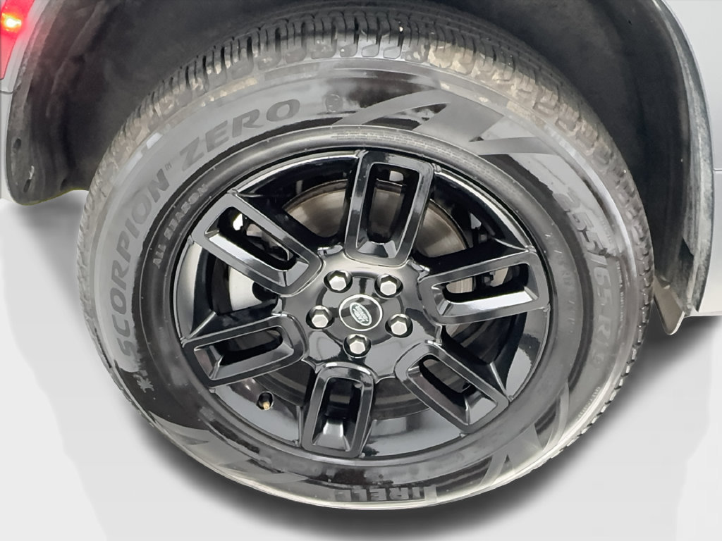 Used 2025 Land Rover Defender 110 S AWD/4WD image 16