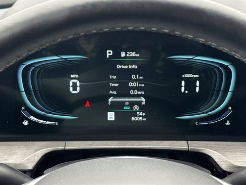 Used 2025 Kia Telluride AWD image 24