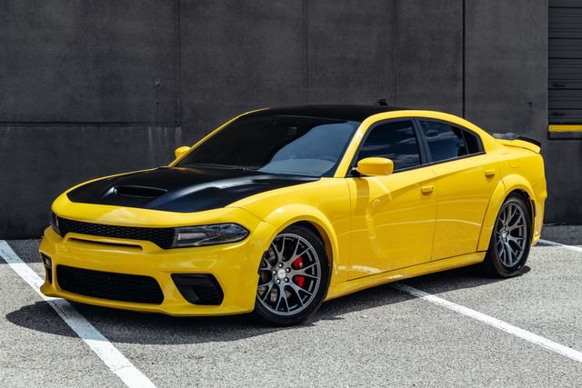Used 2018 Dodge Charger SRT w/ Technology Group RWD image 35