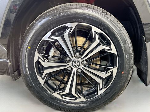 Used 2024 Toyota RAV4 XSE w/ Premium Package image 30