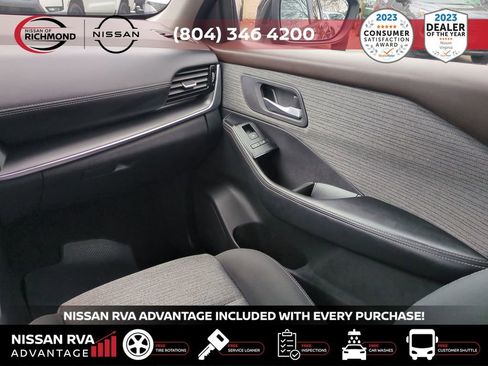 Used 2022 Nissan Rogue SV image 18