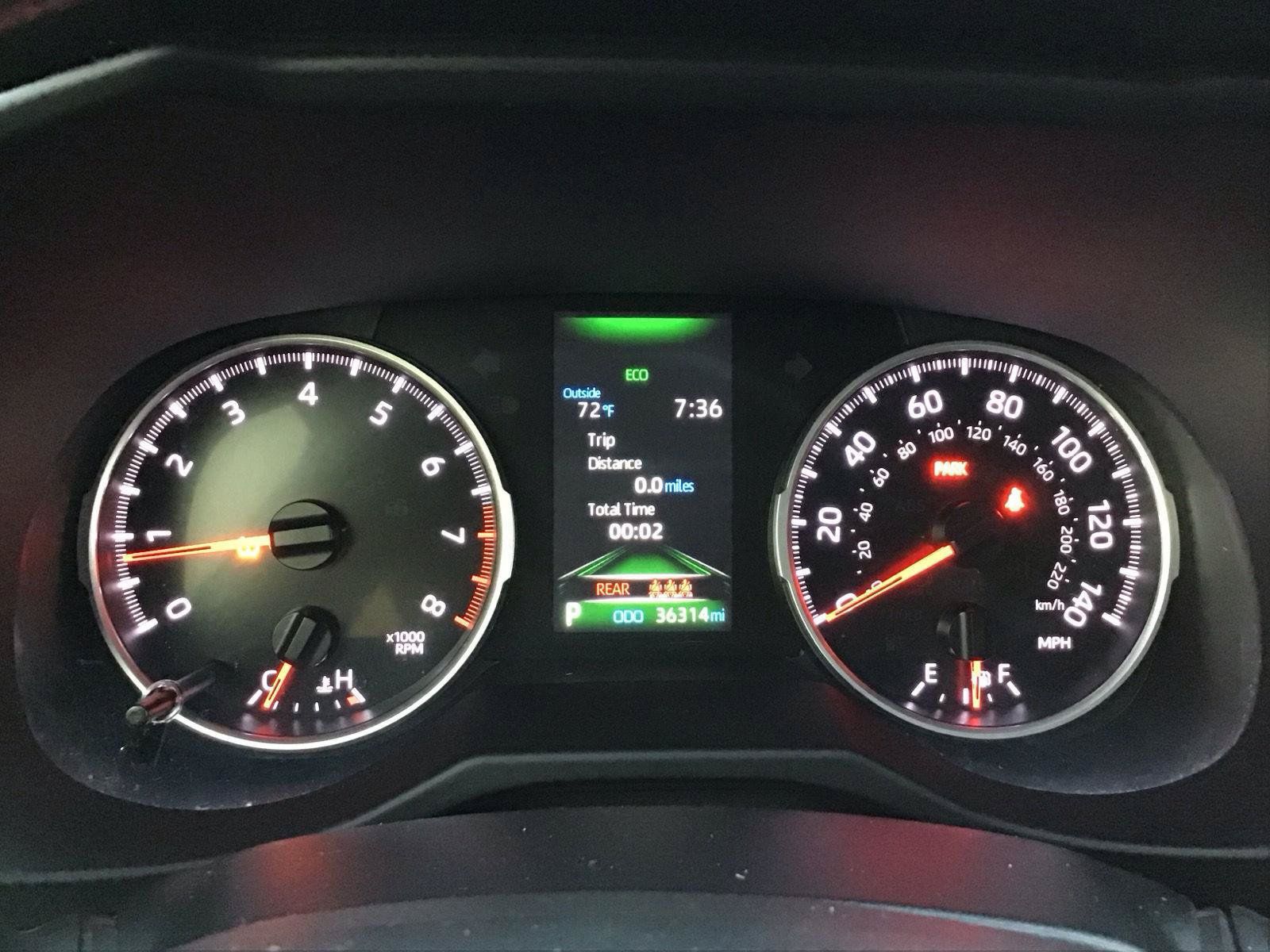 Used 2022 Toyota RAV4 LE FWD image 11