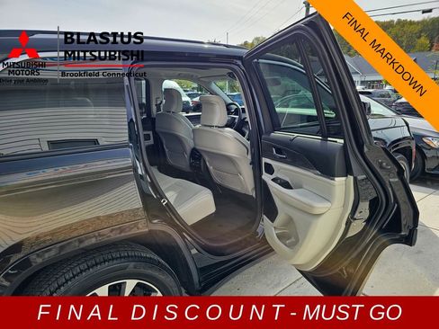 Used 2022 Jeep Grand Cherokee Overland w/ Luxury Tech Group IV image 20