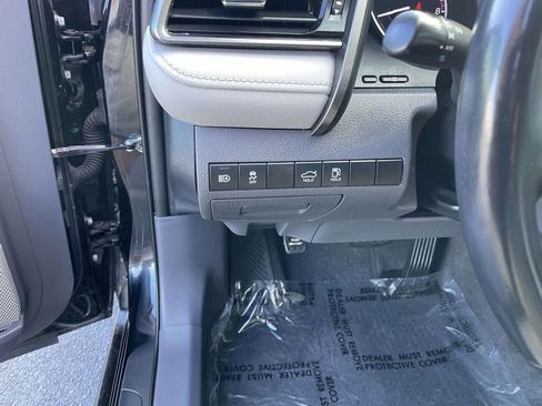 Used 2019 Toyota Camry SE image 30